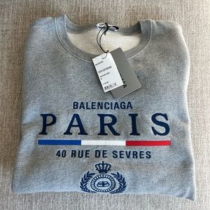 Balenciaga Sweatshirt in Grey Medium